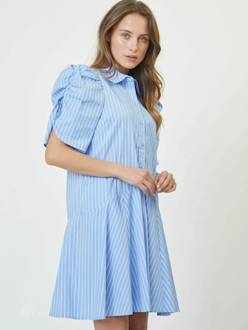 Robe-chemise 'Mica' co'couture en bleu