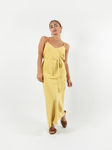 WEARABLE STORIES Dress 'Billie' in Yellow: front