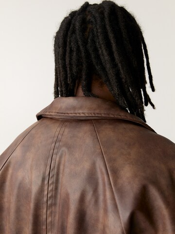 Pull&Bear Tussenjas in Bruin