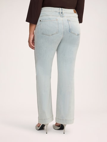 Fiorella Rubino Flared Jeans in Blue