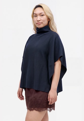 Ulla Popken Kappe i blå: side