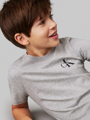 Calvin Klein Jeans T-Shirt in Grau
