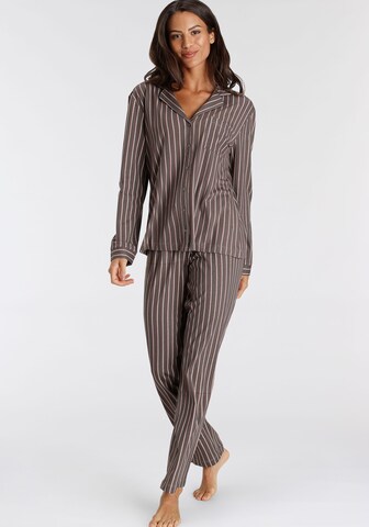 s.Oliver Pyjamas i brun: framsida