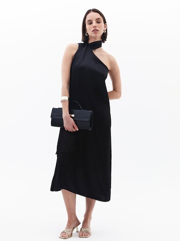 OXXO Kleid in Schwarz: Vorderseite
