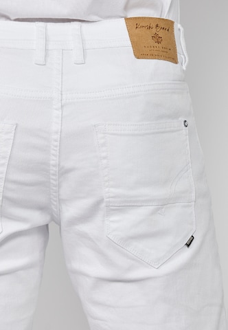 KOROSHI Slimfit Shorts in Weiß