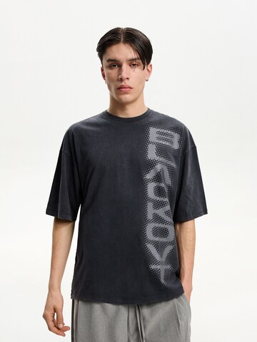Bershka Shirt in Grey: front