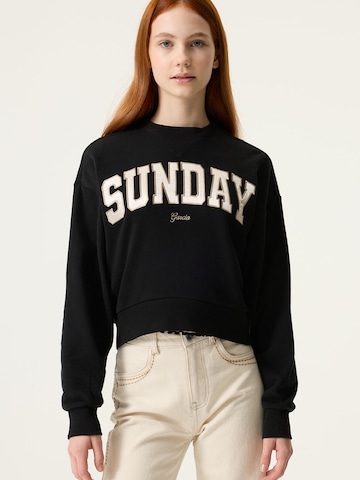 GARCIA Sweatshirt in Black: front