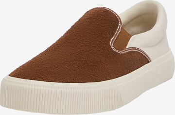 Pull&Bear Slip-ons in Bruin: voorkant