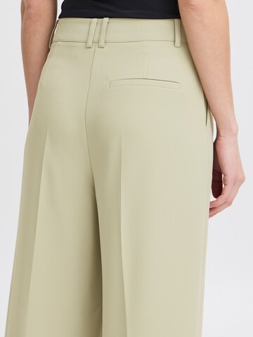 Loosefit Pantaloni chino ' IHLEXI PA9 ' di ICHI in verde