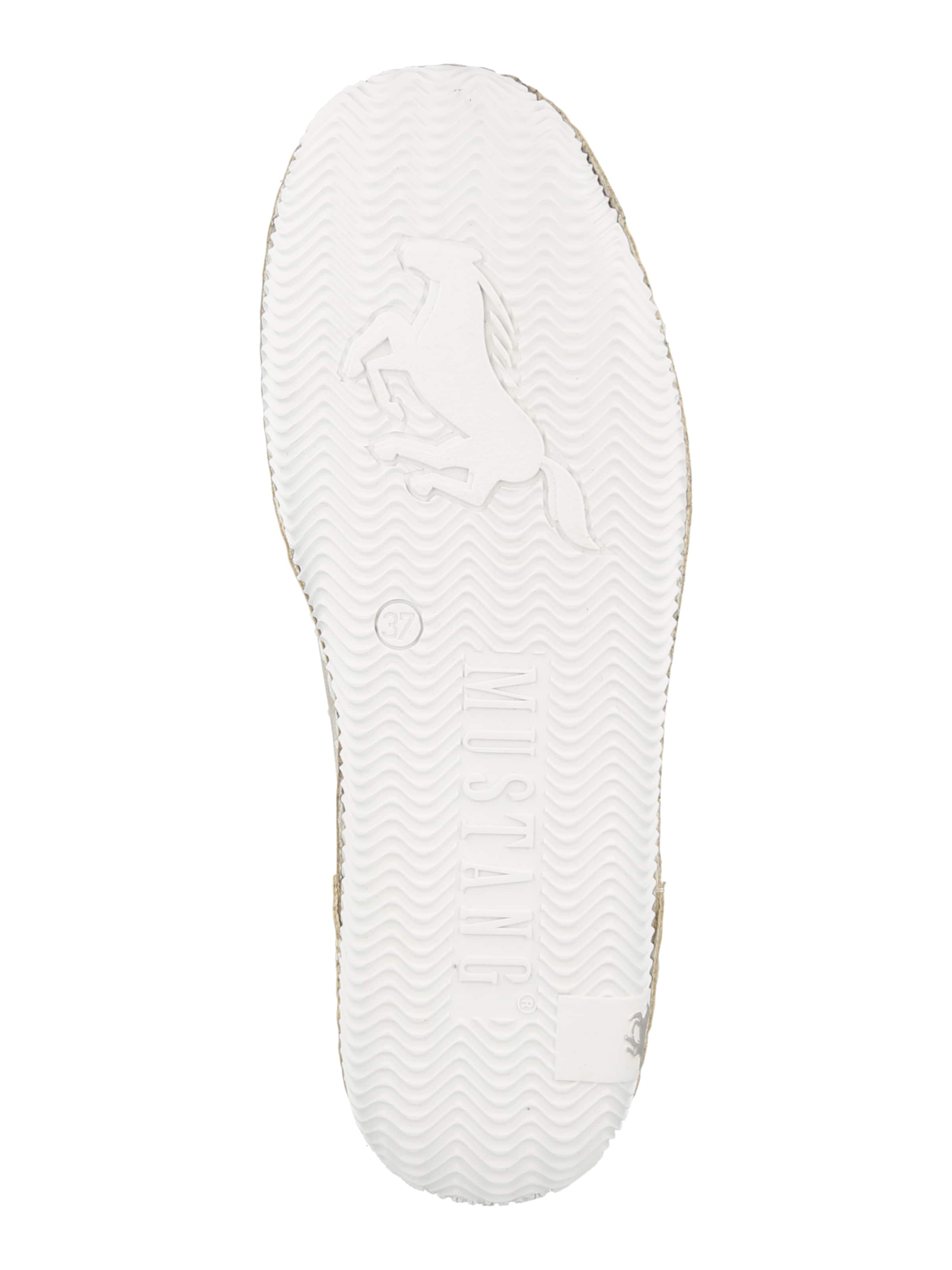 MUSTANG Низкие кроссовки в Бежевый