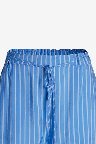 BRUUNS BAZAAR Loosefit Shorts in Blau