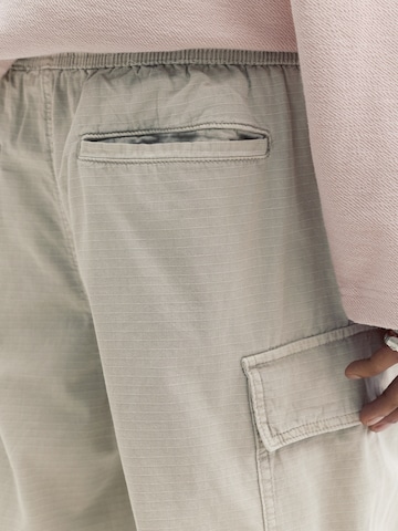Loosefit Pantalon cargo Pull&Bear en gris