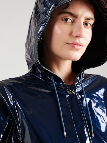 RAINS Демисезонное пальто в Синий