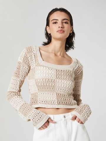 Pull-over 'Nora' A LOT LESS en beige : devant