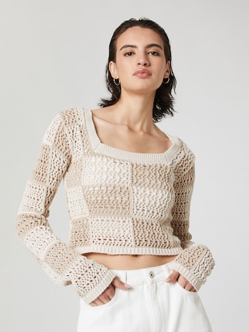 A LOT LESS Sweater 'Nora' in Beige: front