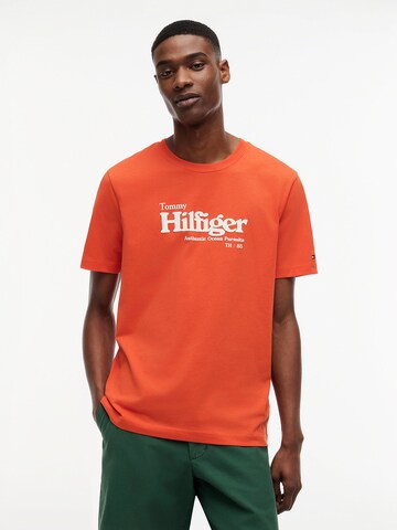 T-Shirt TOMMY HILFIGER en orange : devant