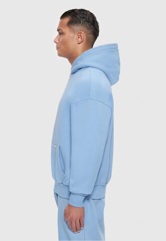 Dropsize Sweatshirt 'Bazix Republiq' in Blauw