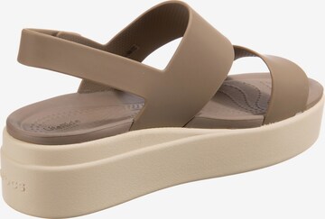 Crocs Sandale 'Brooklyn' in Braun