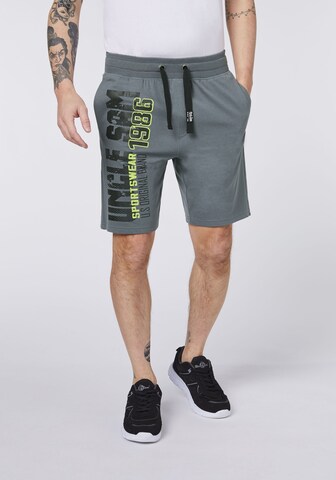 UNCLE SAM Regular Shorts in Grau: predná strana