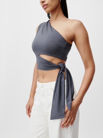 Top 'Leia' di LeGer by Lena Gercke in grigio