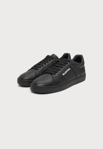 Valentino Shoes Σνίκερ χαμηλό 'BAJA' σε μαύρο: μπροστά