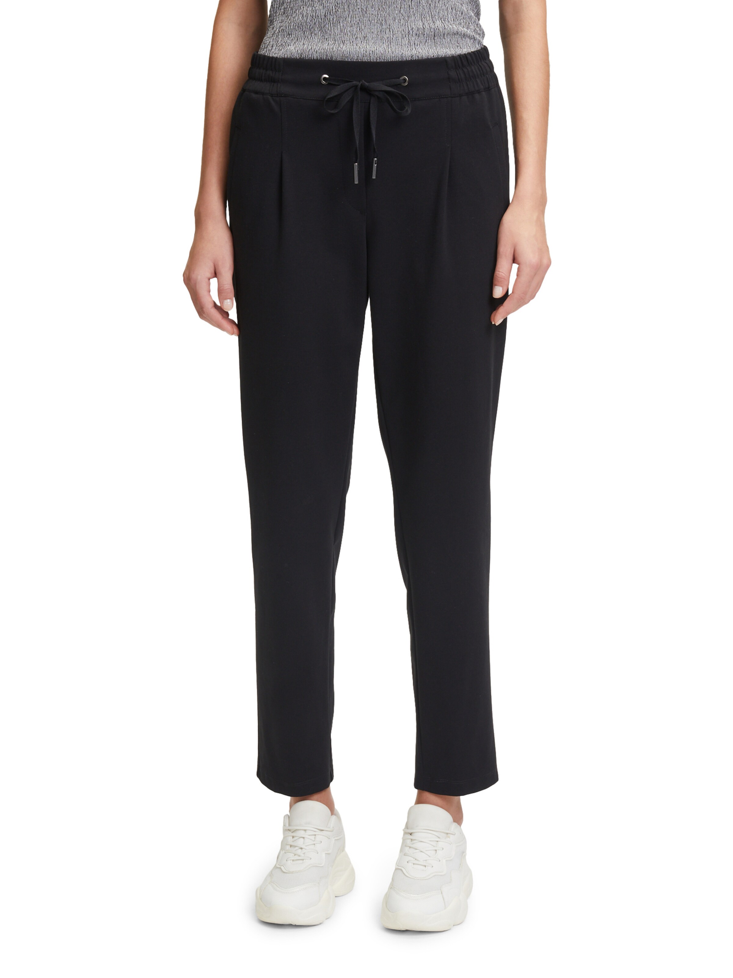 Betty & Co Slim fit Pants in Black: front