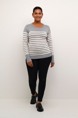 KAFFE CURVE Sweater 'Lizzy' in Grey