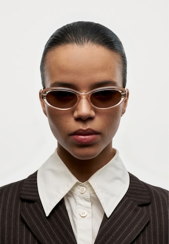 CHIMI Zonnebril '09.4M' in Beige: voorkant