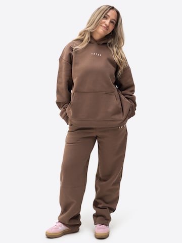 TATES Wide Leg Sporthose in Braun