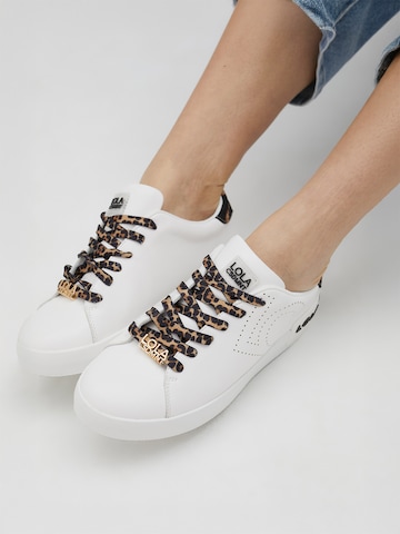 Lola Casademunt Sneaker in Weiß