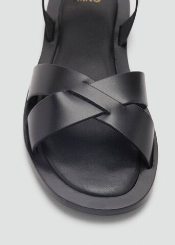 MANGO Sandalen met riem in Zwart