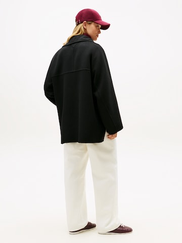 TOMMY HILFIGER Övergångskappa i svart