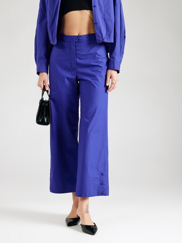 Loosefit Pantaloni di sessun in blu: frontale