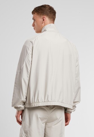 Urban Classics Jacke in Beige