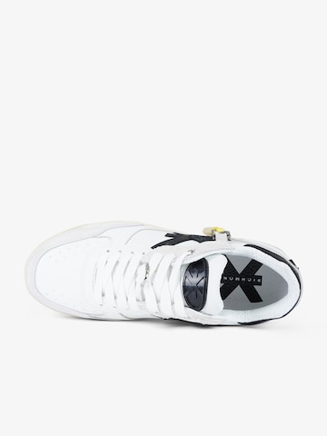 Sneaker bassa di John Richmond in bianco