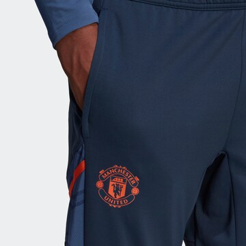 Coupe slim Pantalon de sport 'Manchester United Condivo 22' ADIDAS SPORTSWEAR en bleu