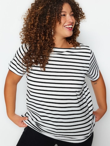 T-shirt Trendyol Curve en noir