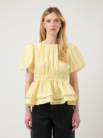 YAS Blouse in Yellow: front