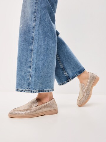 CESARE GASPARI Classic Flats in Beige