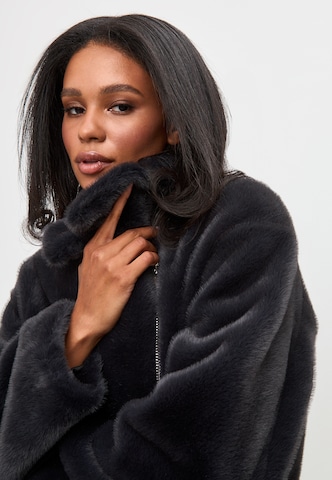 Manteau d’hiver CESARE GASPARI en gris