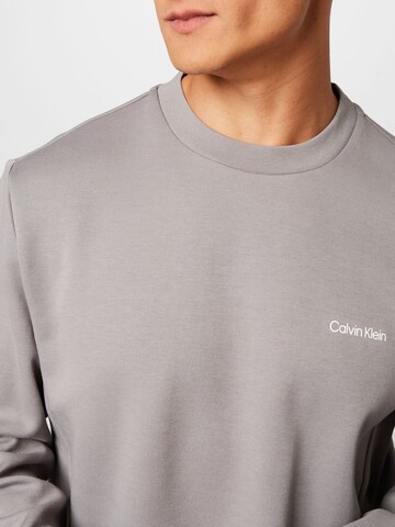 Calvin Klein Sweatshirt in Grau