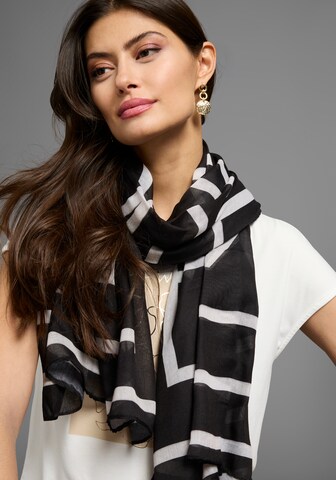 LAURA SCOTT Wrap in Black