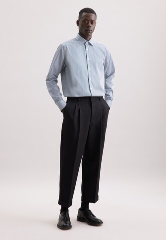 Coupe regular Chemise business 'Schwarze Rose' SEIDENSTICKER en bleu