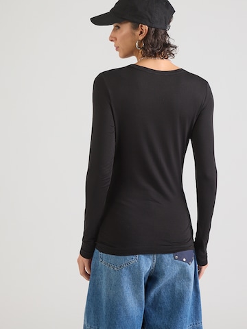 Tricou de la s.Oliver pe negru