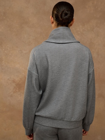 Felpa di Next in grigio