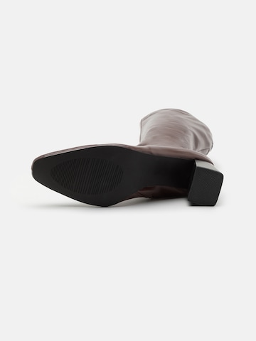 brūns Raid Zābaki 'HETTIE'