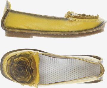 Laura Vita Flats & Loafers in 39 in Yellow: front