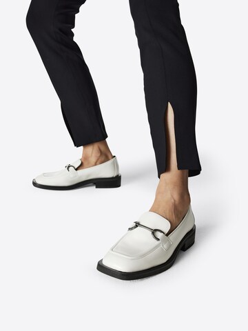 NEWD.Tamaris Classic Flats in White: front