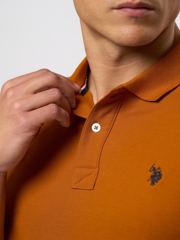 U.S. POLO ASSN. Regular Fit Paita 'Alfred' värissä oranssi