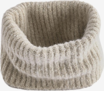 Next - Chal en beige: frente